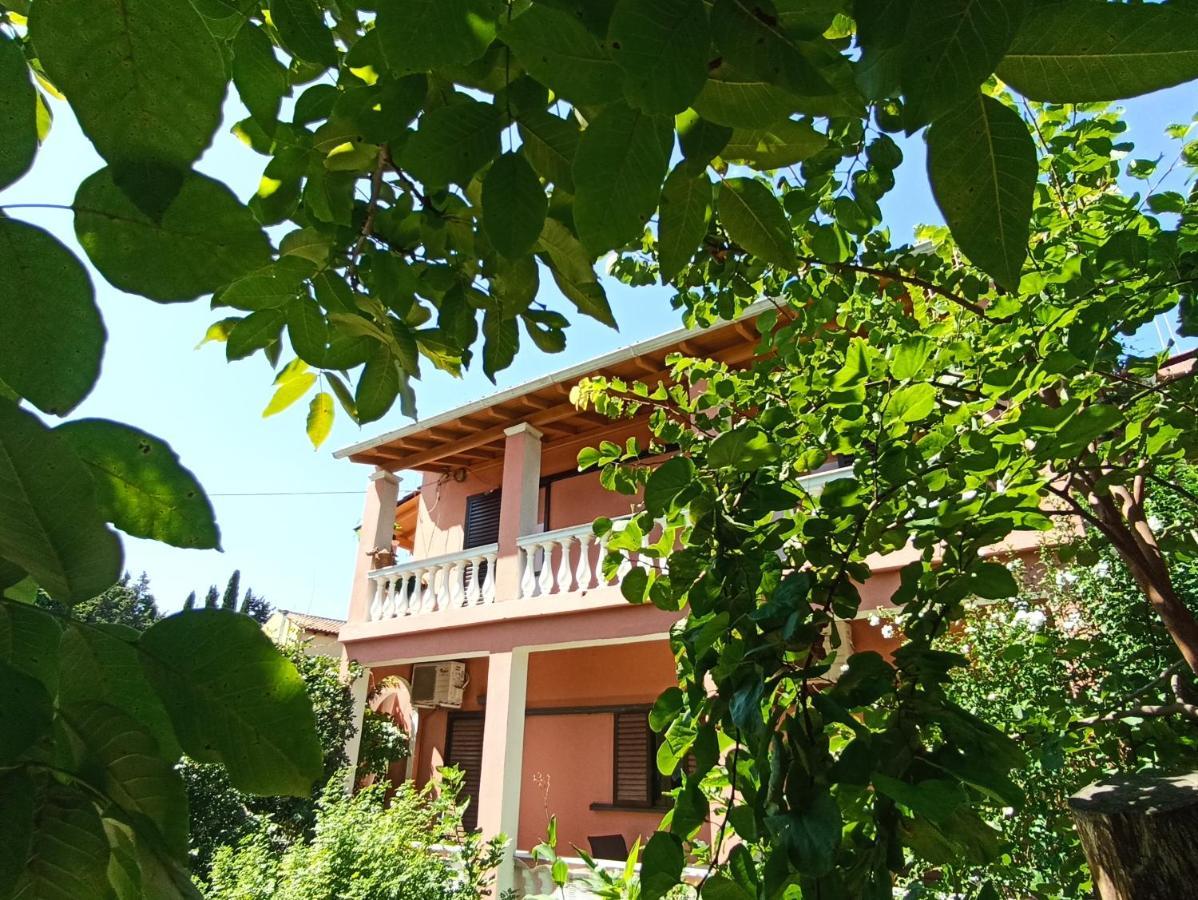 Iren Holiday Apartment Ипсос Экстерьер фото